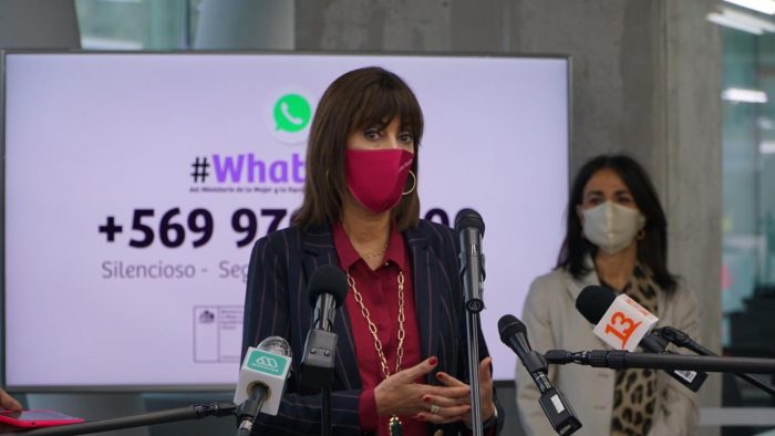 A dos meses de su lanzamiento: cerca de 8 mil personas han utilizado el Whatsapp del MinMujer por temas de violencia intrafamiliar