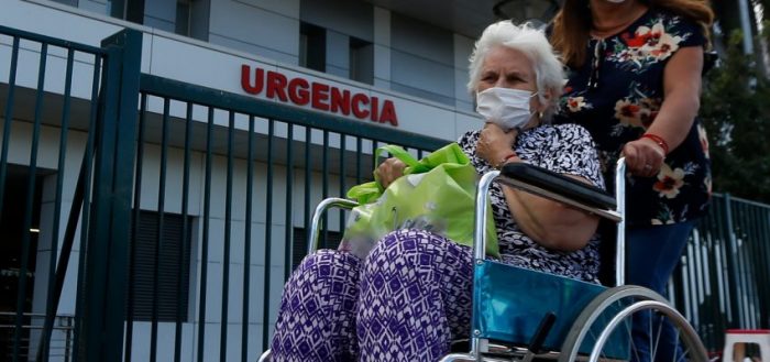La tragedia de los adultos mayores en Chile: de 7 mil a 10 mil fallecidos por COVID-19