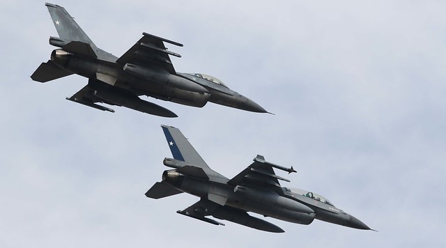 Polémica por millonario gasto en F-16: Gobierno afirma que se trata de una operación que estaba postergada desde inicio de año por la pandemia