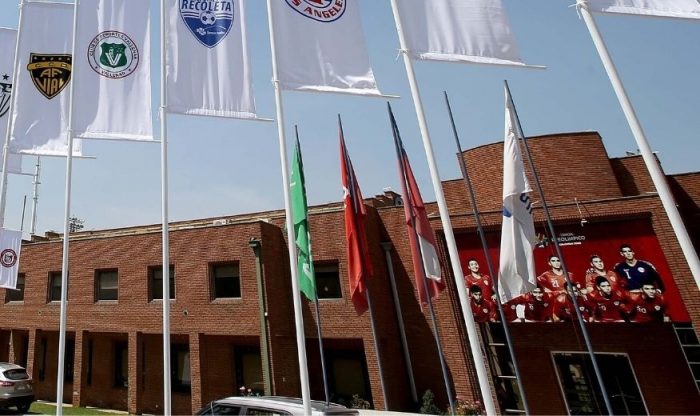Consejo de Presidentes de la ANFP aprobó artículo transitorio con medidas que permitan el regreso del fútbol chileno