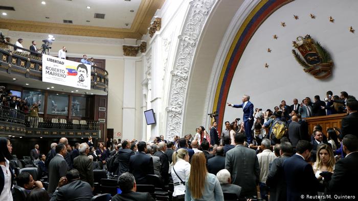 Oposición venezolana anuncia que no participará en legislativas por considerarlas un «fraude»