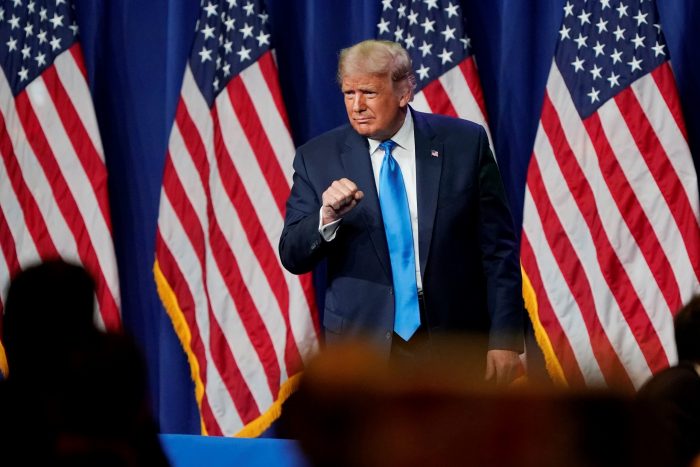 Trump aparece en la Convención Republicana tras ser confirmado como candidato del partido e insiste sobre fraude electoral