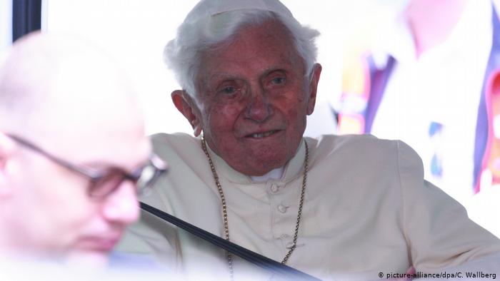 Benedicto XVI, «extremadamente frágil» de salud