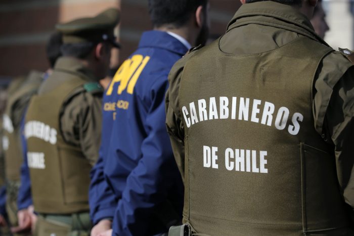 Legitimidad de Carabineros no repunta: estudio de Chile 21 refleja pérdida sostenida en la confianza policial con un 61% de rechazo