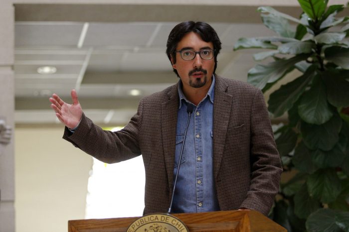 Senador Latorre presenta proyecto de acuerdo para que Gobierno apoye económicamente a las pymes afectadas durante el estallido social