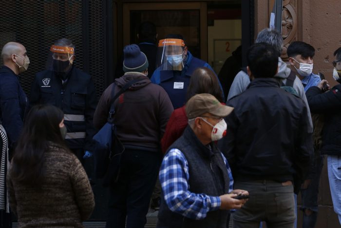 Reporte de ICOVID Chile: contagios alcanzan niveles rojos en regiones del Maule, Biobío y Magallanes