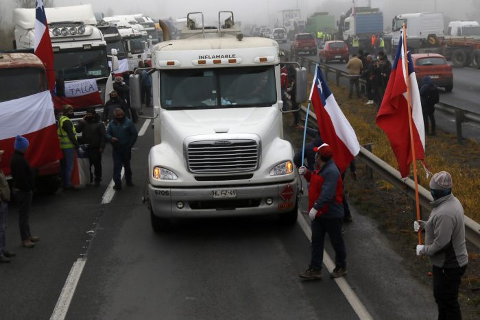 Oposición pone presión a Piñera: “¿A qué hora invoca la Ley de Seguridad del Estado contra los convocantes del paro camionero?»