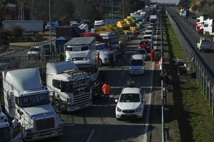 Camioneros enviaron contrapropuesta al Gobierno para deponer la paralización