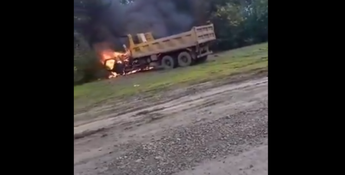 Continúa la tensión en La Araucanía: Queman dos camiones en el sector de Angol