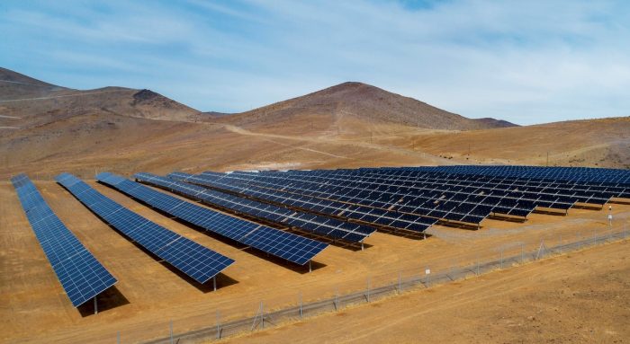 El despegue verde: “Chile se transformó en un ejemplo en el uso de energía solar, que permitirá un desarrollo constante en diferentes ámbitos, como la seguridad” 