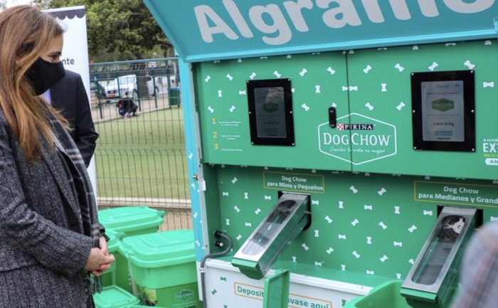 Lanzan sistema sustentable de venta de alimento para mascotas