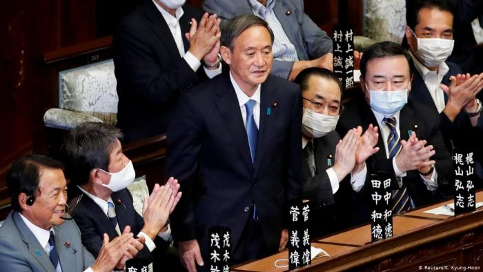 Yoshihide Suga elegido nuevo primer ministro de Japón