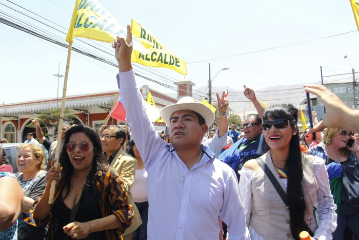 Formalizan a alcalde de Huara (pro UDI) que «acarreó» alumnos para que votaran por él: quedó con arraigo nacional
