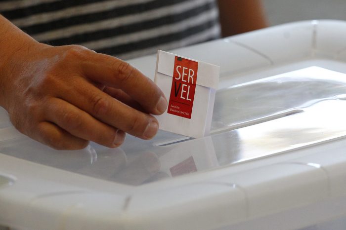 Servel abrió postulaciones para 15 mil puestos de trabajo de cara al plebiscito: debutan los «facilitadores electorales»