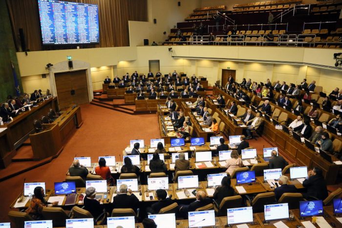 Cámara de Diputados despachó al Senado proyecto que tipifica como delito el negacionismo