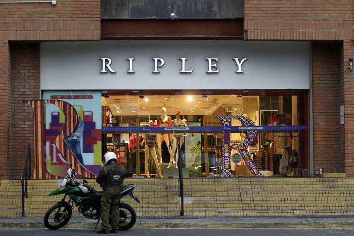Ripley evaluará posible venta de su participación en la sociedad que controla la cadena Mall Plaza