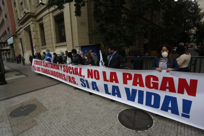 Funcionarios públicos en alerta: parlamentarios de oposición y la ANEF condenan el veto “obstruccionista” de Piñera al proyecto de tutela laboral
