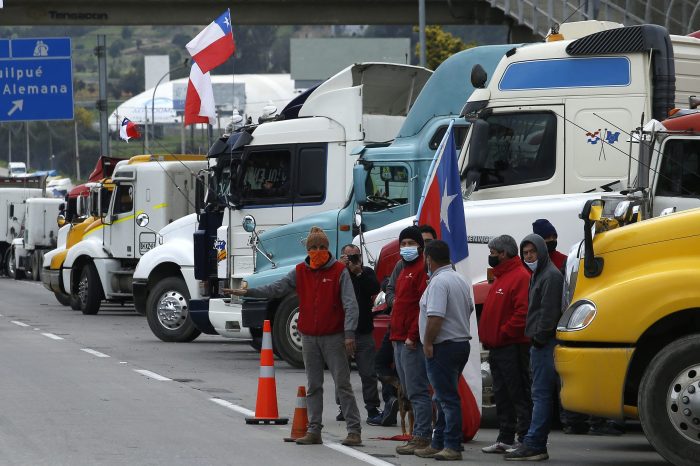 Gobierno y CNTC siguen sin llegar a acuerdo: camioneros cumplen hoy siete días de paro y aumenta inquietud por desabastecimiento