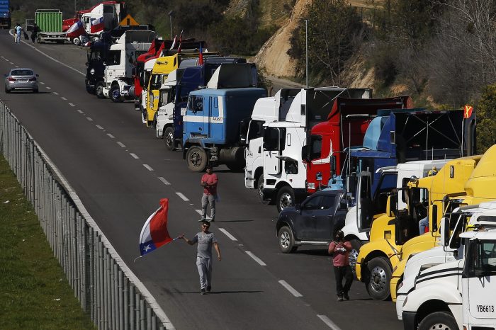 Dueños de Camiones toman distancia de Fedesur y cuestionan llamado a paro tras ataques en Macrozona Sur