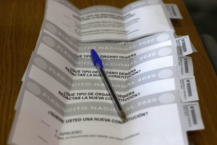 Plebiscito: Gobierno anuncia que en comunas en cuarentena y transición las personas podrán salir a votar con la cédula de identidad