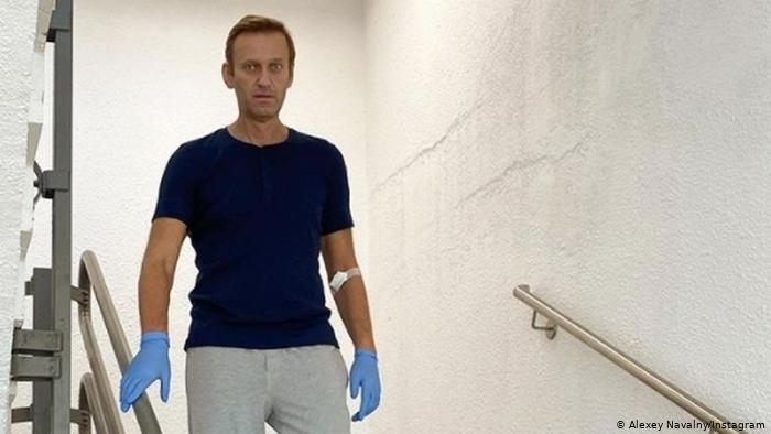 Navalny salió del hospital y es «posible» que se restablezca plenamente
