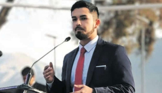 Concejal de 24 años se convierte en el alcalde (s) más joven del país tras ganar elecciones en Tierra Amarilla