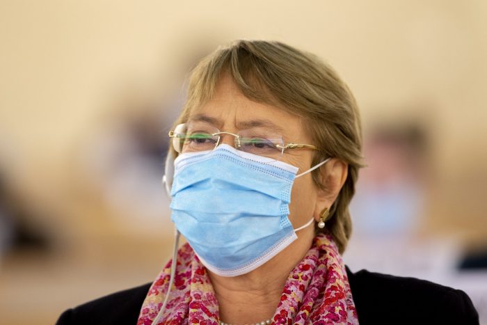 Bachelet se sincera en foro sobre mujeres en política: «Si no hubiera sido ministra de Defensa jamás hubiera estado en la retina de la población chilena»