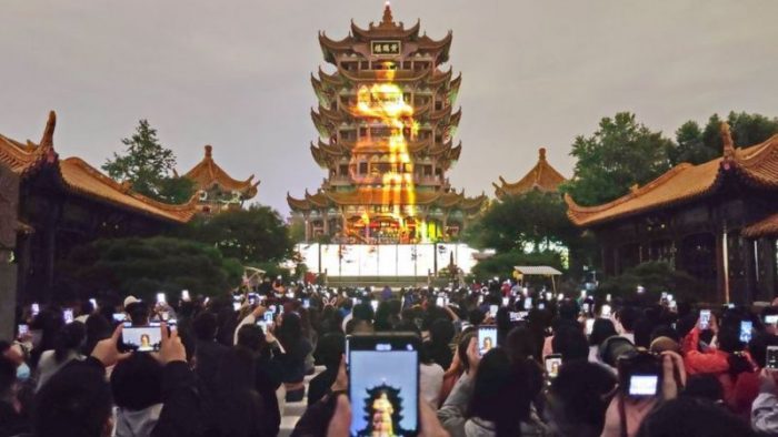 Wuhan, «la ciudad heroica»: cómo pasó de ser el foco de covid-19 a uno de sus principales polos turísticos