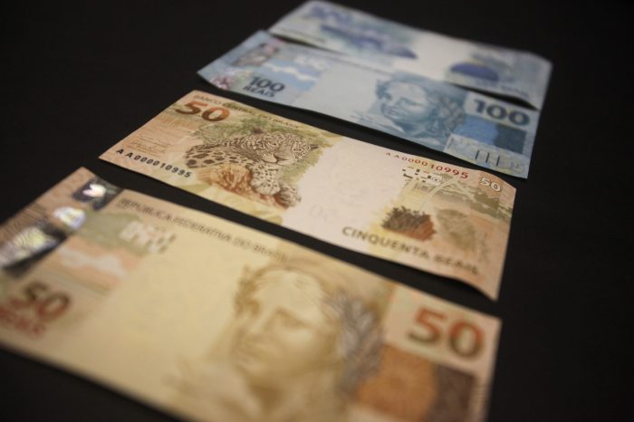 Monedas de América Latina estarán agobiadas en el corto plazo por temores fiscales y política de EEUU