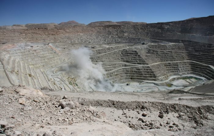 Supervisores de mina Escondida rechazan última oferta de la empresa pero queda un día más de mediación