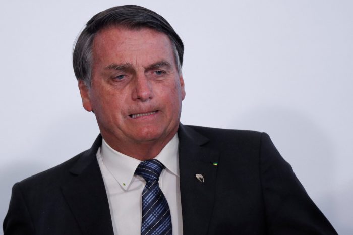 Bolsonaro rechaza plan de compra de la vacuna de Sinovac