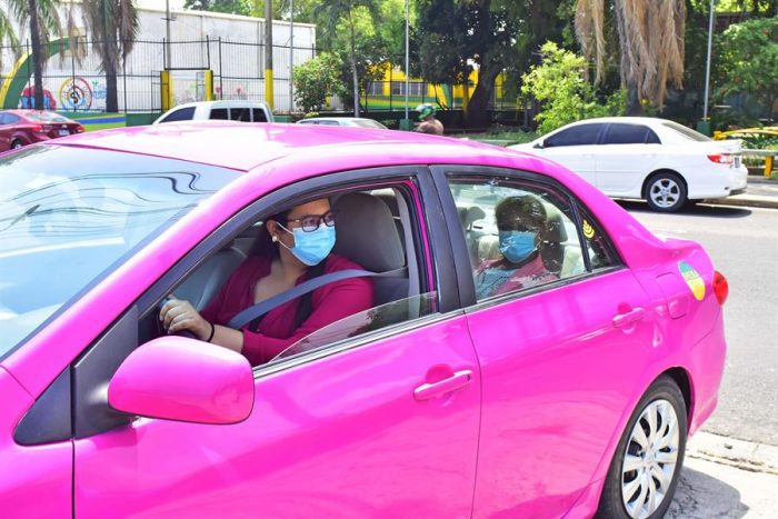 Taxis rosados para las mujeres en segunda ciudad más importante de Honduras