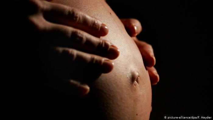 Tribunal de Polonia dictamina que el aborto por malformación del feto es ilegal