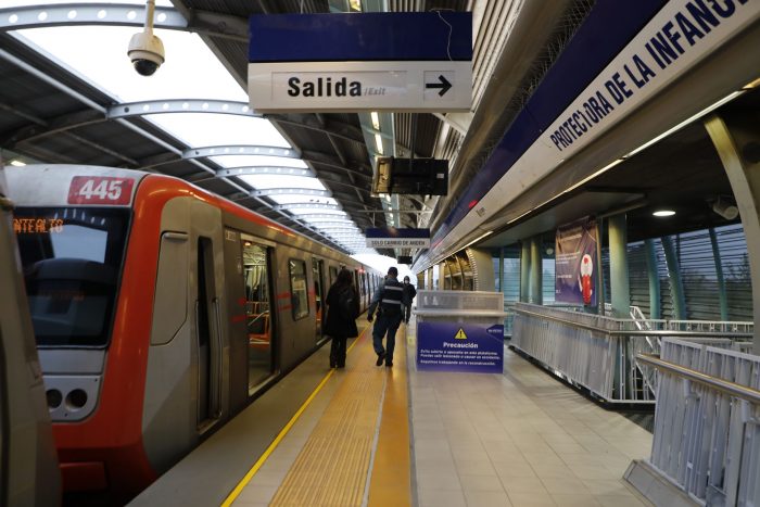 Jornada de protestas: Cierran estaciones de la Línea 4 por incidentes en Puente Alto