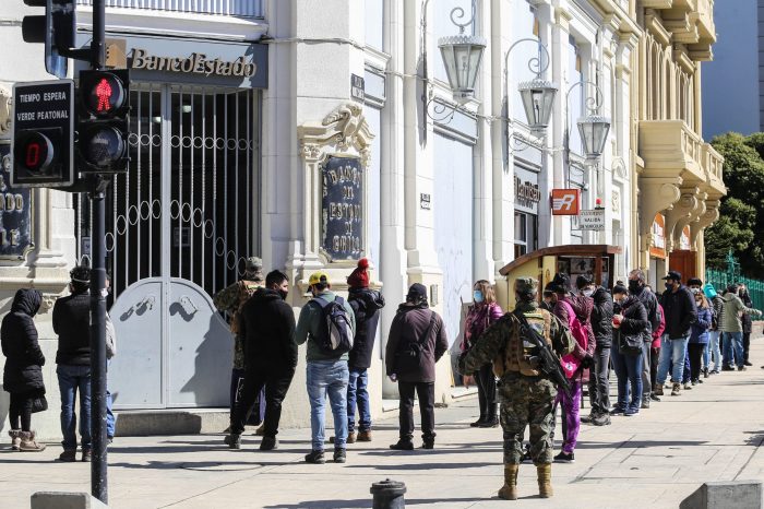 Informe Epidemiológico: Punta Arenas lidera por lejos el top 10 de las comunas con más contagios activos y hay dos comunas de la RM