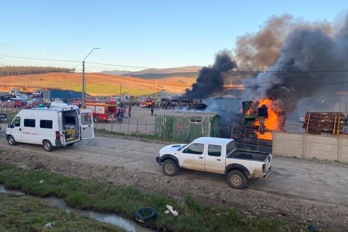 Compañía forestal sufrió ataque incendiario que afectó alrededor de 15 camiones en Angol