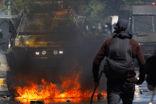 Diputados de Chile Vamos buscan sesión especial para abordar violencia derivadas de manifestaciones en Plaza Baquedano
