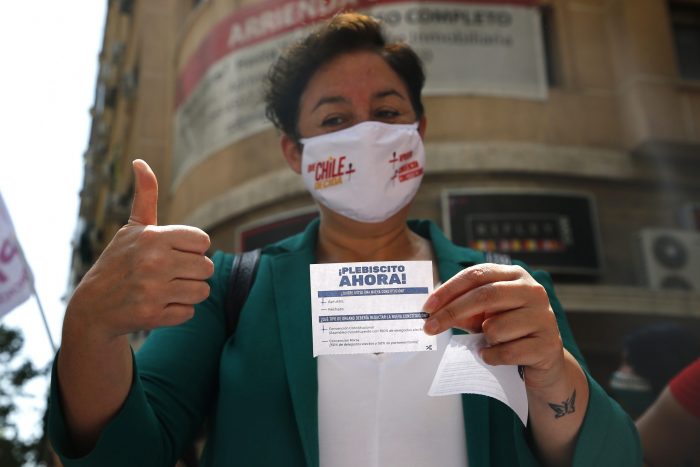 Beatriz Sánchez festeja triunfo del «Apruebo» en el Plebiscito: «Lo que sucedió en Chile es el triunfo de la gente»