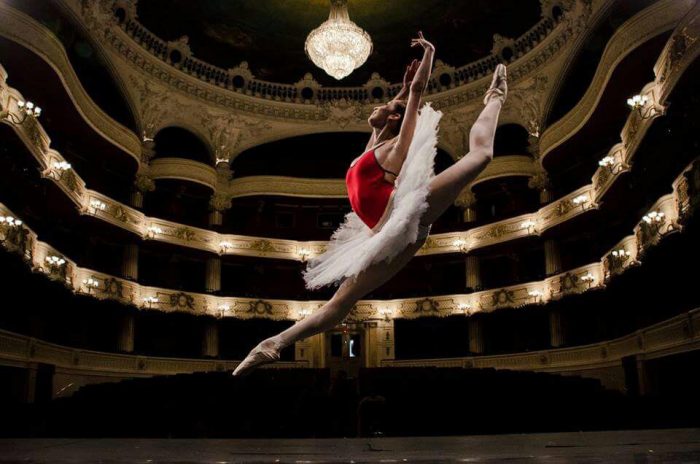 Romina Contreras, primera bailarina del Ballet de Santiago: “Nuestra carrera ni siquiera está certificada. Debiera haber un reconocimiento estatal»