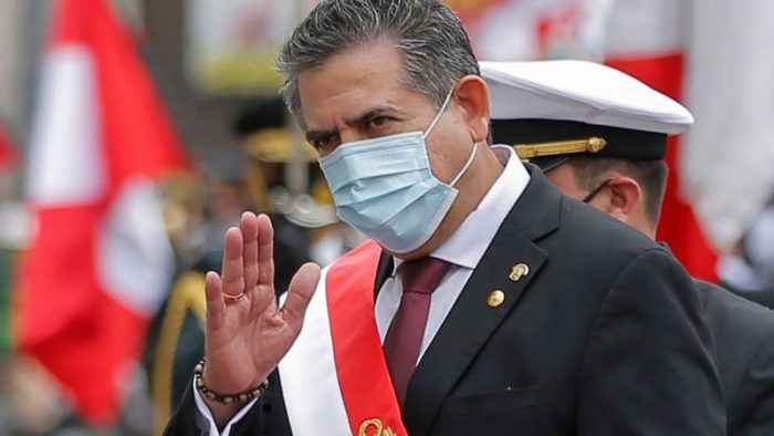 Presidente interino de Perú presenta renuncia «irrevocable» tras dura represión a protestas y a menos de una semana en el poder