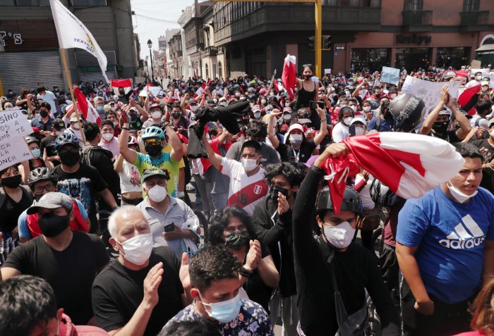 Conmebol asegura que Perú ofrece garantías para partido ante Argentina pese a crisis política