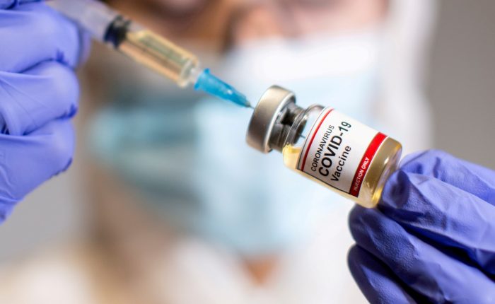 A mediados de 2021 podría haber 10 vacunas para covid-19, dice jefe de grupo farmacéutico global