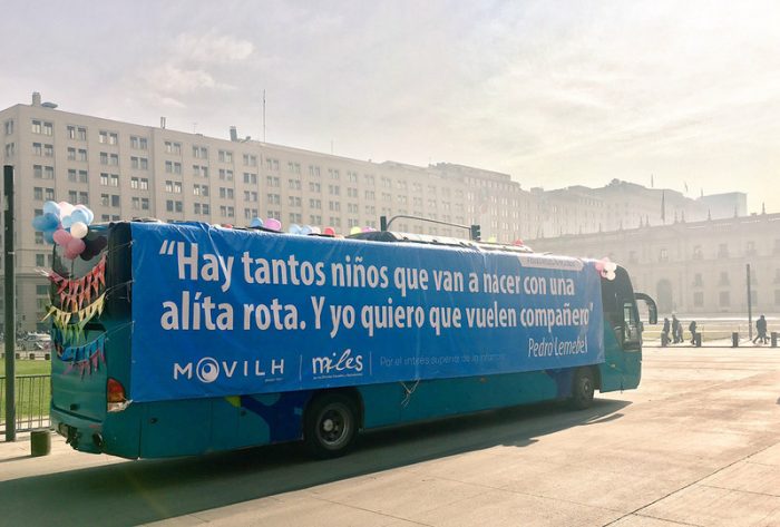 Bus de la diversidad saldrá a las calles con mensaje gigante de Carla González, la hija de Marcela Aranda