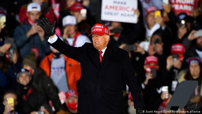 Donald Trump asegura que los estadounidenses «tienen derecho a saber quién ganó» durante esta misma jornada