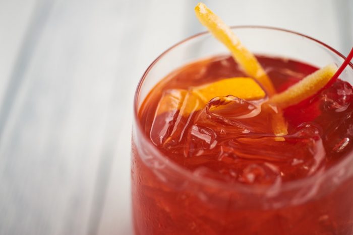 Tinto de verano: la tendencia europea que busca conquistar a los chilenos