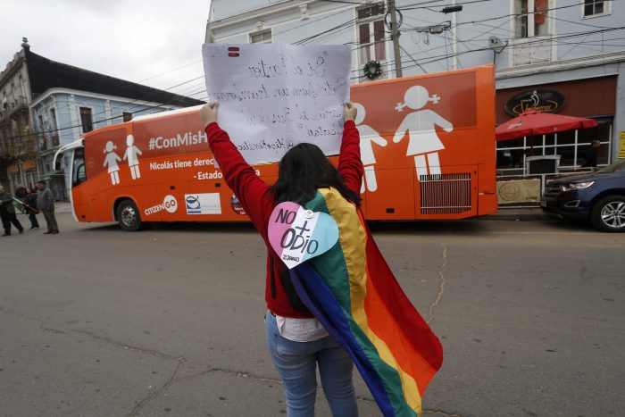 “¿De qué nos sirven leyes como la de Antidiscriminación si finalmente quedan sólo en el papel?”: Más de 200 agrupaciones firman declaración en rechazo al regreso del bus de la “libertad”