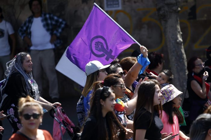 Investigación única sobre la historia del feminismo chileno posdictadura regresará a las librerías nacionales