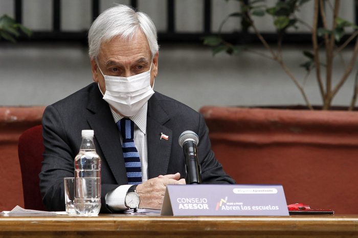 Coletazos del plebiscito le pasan la cuenta a La Moneda: encuestas Data Influye y Criteria arrojan nueva y marcada baja en aprobación de Piñera