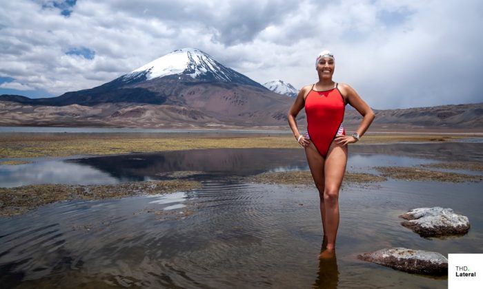 Bárbara Hernández vuelve a hacer historia y es la primera mujer en cruzar nadando el Lago Chungará