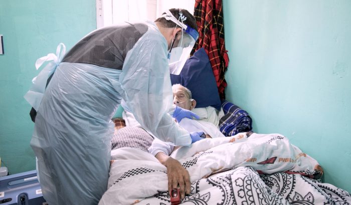 Implementan programa de hospitalización domiciliaria geriátrica